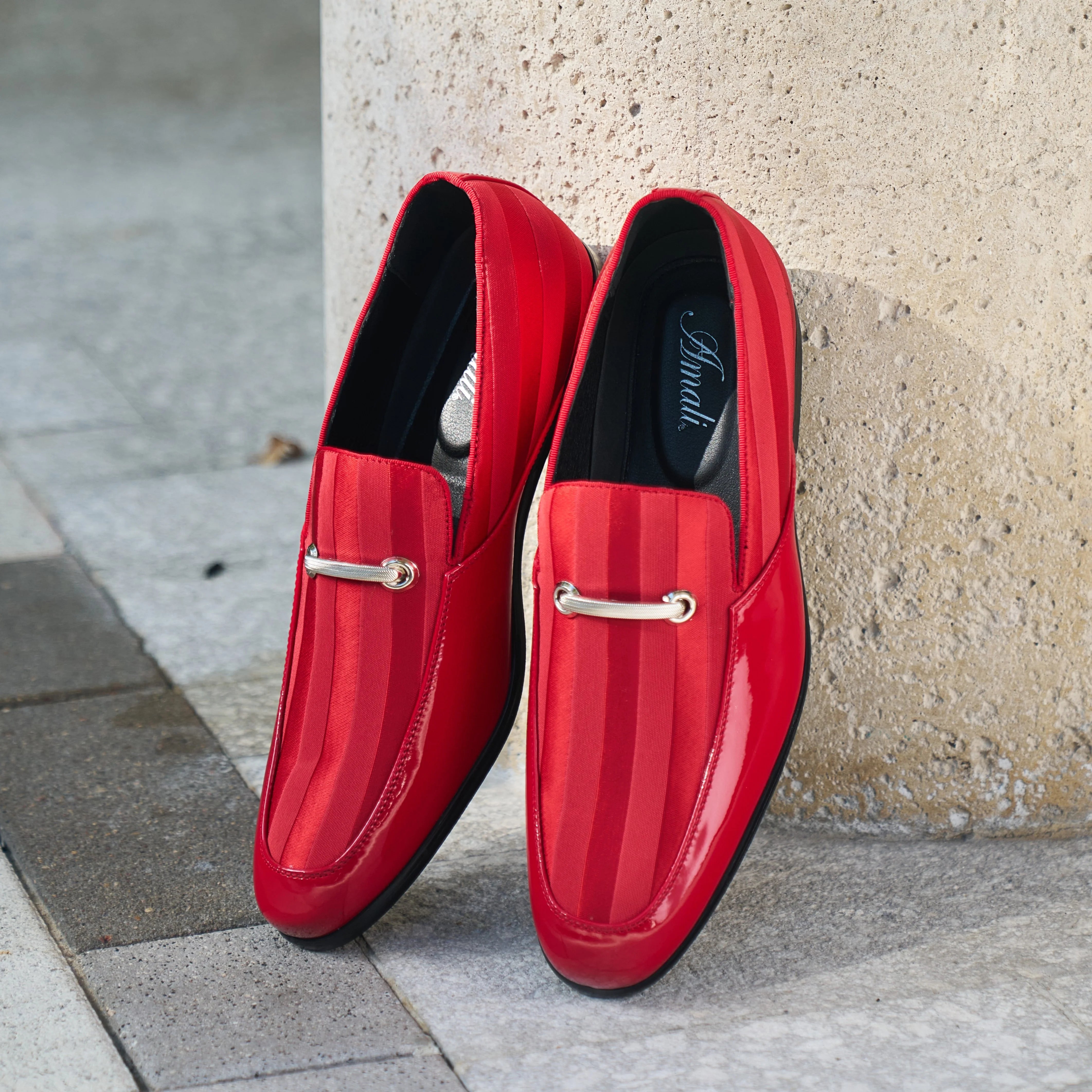 Red Designer Mens Shoes Loafers Sale Men's Red Velvet Dress Shoes Slip On Loafers With Gold Red Designer Mens Shoes Loafers Sale Men's Red Velvet Dress Shoes Slip On Loafers With Gold